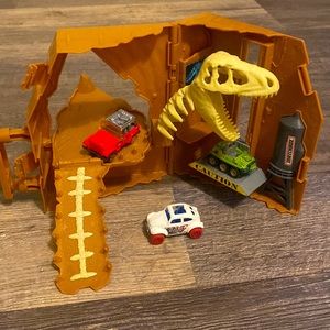 Matchbox Dino Breakout Play Set Mattel MBX Brown